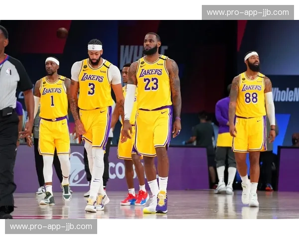 绝境与王座：湖人热火G4，那场定义了时代的防守窒息战